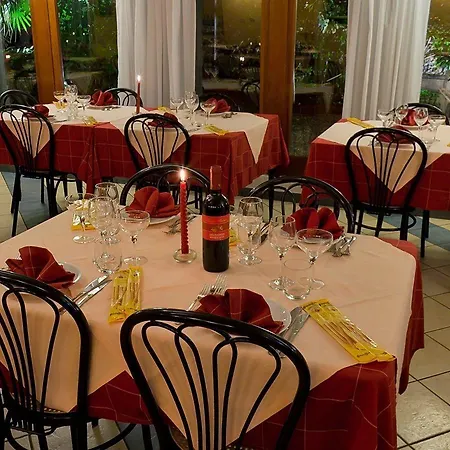 فندق Real Park كيافاري