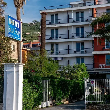 Real Park מלון קאבי די לבאניה