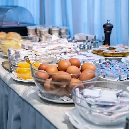 Real Park فندق كيافاري